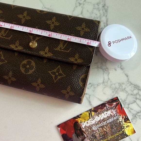 Rare Louis Vuitton monogram wallet 🌙 - Picture 17 of 17